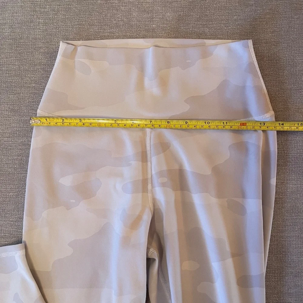 Alo Camo Leggings High Waist * White, Light Gray * Size S - Picture 7 of 13